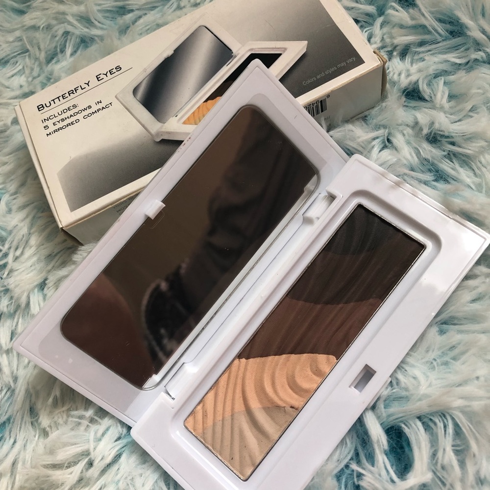 Makeover Essentials Butterfly Eyes Eyeshadow